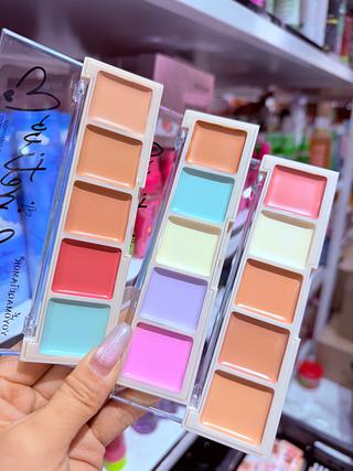 Paleta de Corretivo Yoyomaquiamor Cores separar que estevem disponível