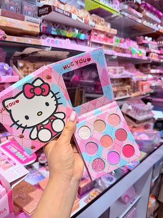 paleta de sombra Hello Kitty