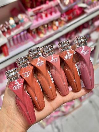 Lip Gloss love Rain cores separar que estevem disponível