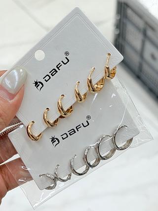 Kit Brincos Dourado e Prata modelos separar que estevem disponíveis