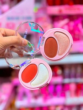 Iluminador e Blush Bobbi Rara Cores separar que estevem disponíveis
