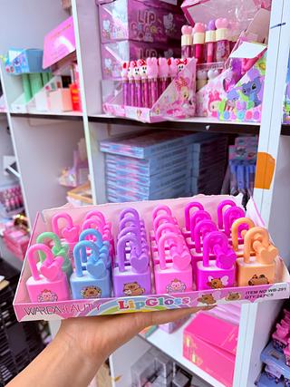 Lip gloss Infantil Capivara Cores separar que estevem disponível