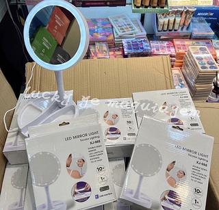 ESPELHO COM LUZ DE LED