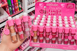 Lip Gloss Com chaveiro Love Rain cores separar que estevem disponível ( Foto Ilustrativa)