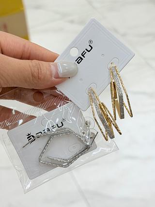 Brinco Dourado e Prata Cores separar que estevem disponível