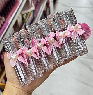 Lip Gloss Love Rain Cores separar que estevem disponível