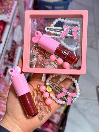 Kit lip Gloss cores separar que estevem disponíveis Criabelle