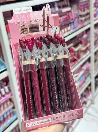 Lápis labial Miss Romantic Cores separar que estevem disponível