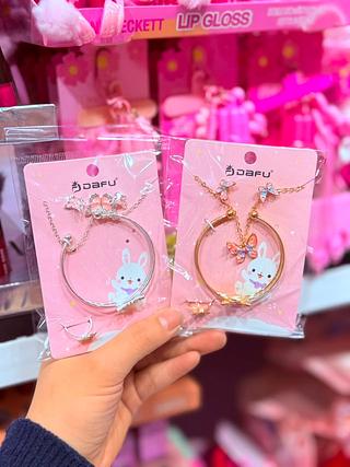 KIT PULSEIRA E COLAR E BRINCOS INFANTIL SEPARAR QUE ESTEVEM DISPONIVEIS