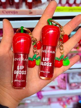 LIP GLOSS COM CHAVEIRO LOVE RAIN