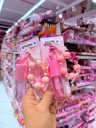 Lip Gloss Com Chaveiro Bobbi Rara Cores separar que estevem disponíveis