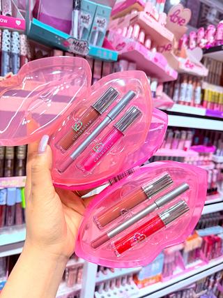 Kit Lip Gloss 3 em 1 (Criarbelle )Cores separar que estevem disponível