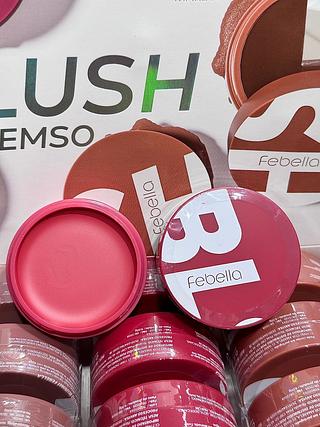 Blush Cremoso Febella Cores separar que estevem disponível