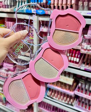 Blush e iluminador Bobbi Rara Cores separar que estevem disponível