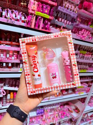Kit Hidratante em mãos e Lip Gloss e Lip Balm cereja