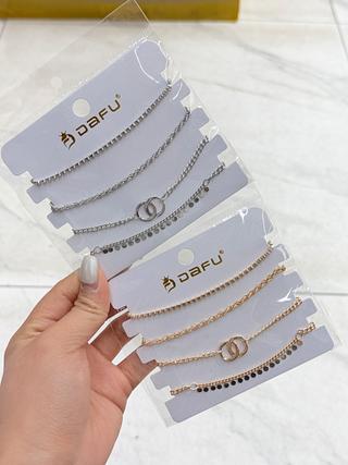 Kit pulseira dourado e prata Modleos Separar que estevem disponível