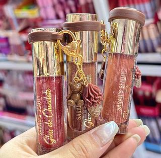 LIP GLOSS COM CHAVEIRO SARA'S CORES SEPARAR QUE ESTEVEM DISPONIVEIS