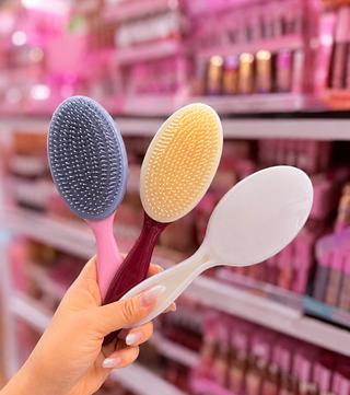 ESCOVA DE CABELO CORES SEPARAR QUE ESTETEVEM DISPONIVEIS