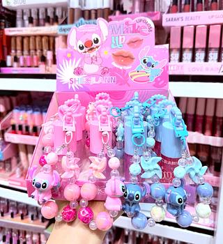 Lip Gloss com chaveiro stitch