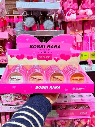 Iluminador Bobbi Rara Cores separar que estevem disponível
