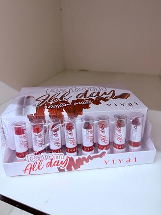 Batom Matte All Day Vivai Cores separar que estevem disponível