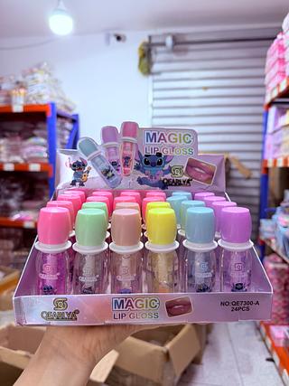 Lip Gloss Magic Qearlya Cores separar que estevem disponível
