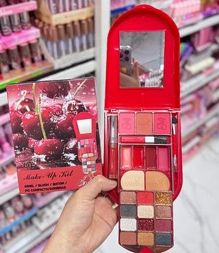 Estojo de maquiagem Yoyomaquiamor