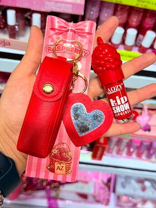 LIP GLOSS COM CHAVEIRO AOZY