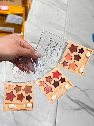 Paleta de Sombra Love Rain Cores separar que estevem disponível