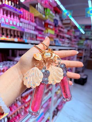 LIP GLOSS COM CHAVEIROBOBBI RARA CORES SEPARAR QUE ESTEVEM DISPONIVEIS