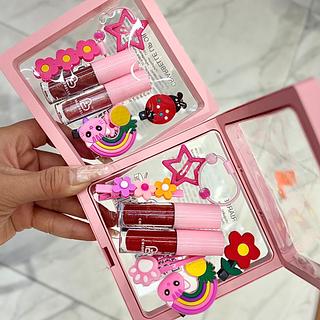 Kit lip gloss Cores separar que estevem disponível Criabelle