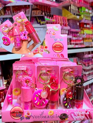 LIP GLOSS COM CHAVEIRO YOYOMAQUIAMOR CORES SEPARAR QUE ESTEVEM DISPONIVEIS