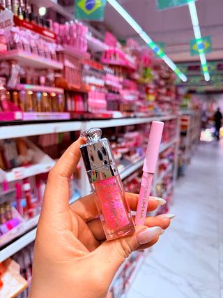 KIT LIP GLOSS COM LAPIS LABIAL LOVE RAIN CORES SEPARAR QUE ESTEVEM DISPONIVEIS