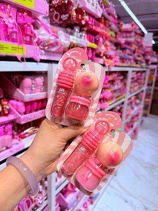 KIT LIP GLOSS COM LIP BALM LOVE RAIN CORES SEPARAR QUE ESTEVEM DISPONIVEIS