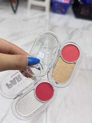 Iluminador e Blush Par Perfeito Vivai Cores separar que estevem disponível