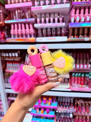 Lip Gloss Sweet Yasmim JU Cores separar que estevem disponível