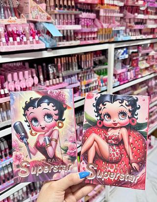 Paleta de sombra Love Rain Cores separar que estevem disponível