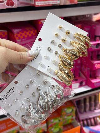 Kit Brincos Dourado e PRATA os modelos separar que estevem disponível