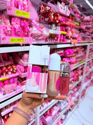 LIP GLOSS COM BASE LIQUIDO LOVE RAIN CORES SEPARAR QUE ESTEVEM DISPONIVEIS
