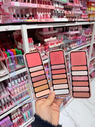 PALETA DE SOMBRA YOYOMAQUIAMOR CORES SEPARAR QUE ESTEVEM DISPONIVEIS (foto ilustrativo )