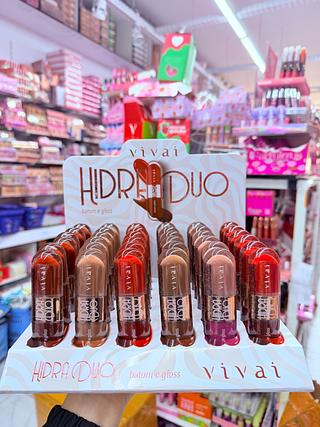 Batom e Gloss Vivai Cores separar que estevem disponível