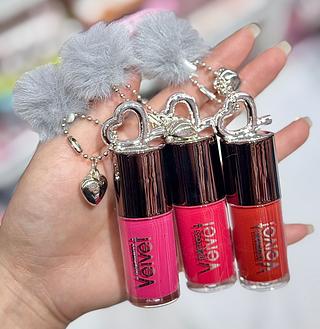 LIP GLOSS COM CHAVEIRO QIODEB ROSE CORES SEPARAR QUE ESTEVEM DISPONIVEIS