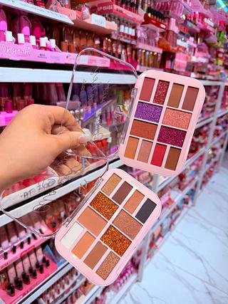 PALETA DE SOMBRA YVISIY CORES SEPARAR QUE ESTEVEM DISPONIVEIS